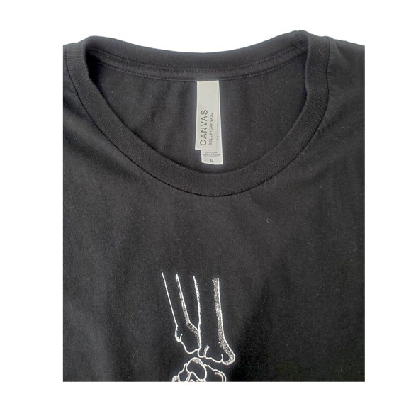 Bella + Canvas Halloween Skeleton Hands Shrunken Skulls Alinea Black Shirt XL - Picture 5 of 6